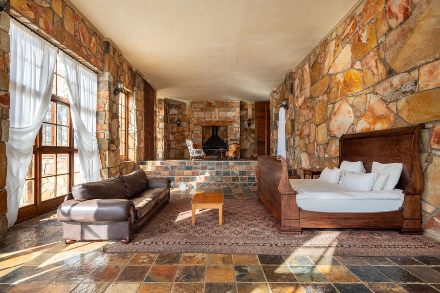 5 Bedroom Property for Sale in Uitenhage Rural Eastern Cape